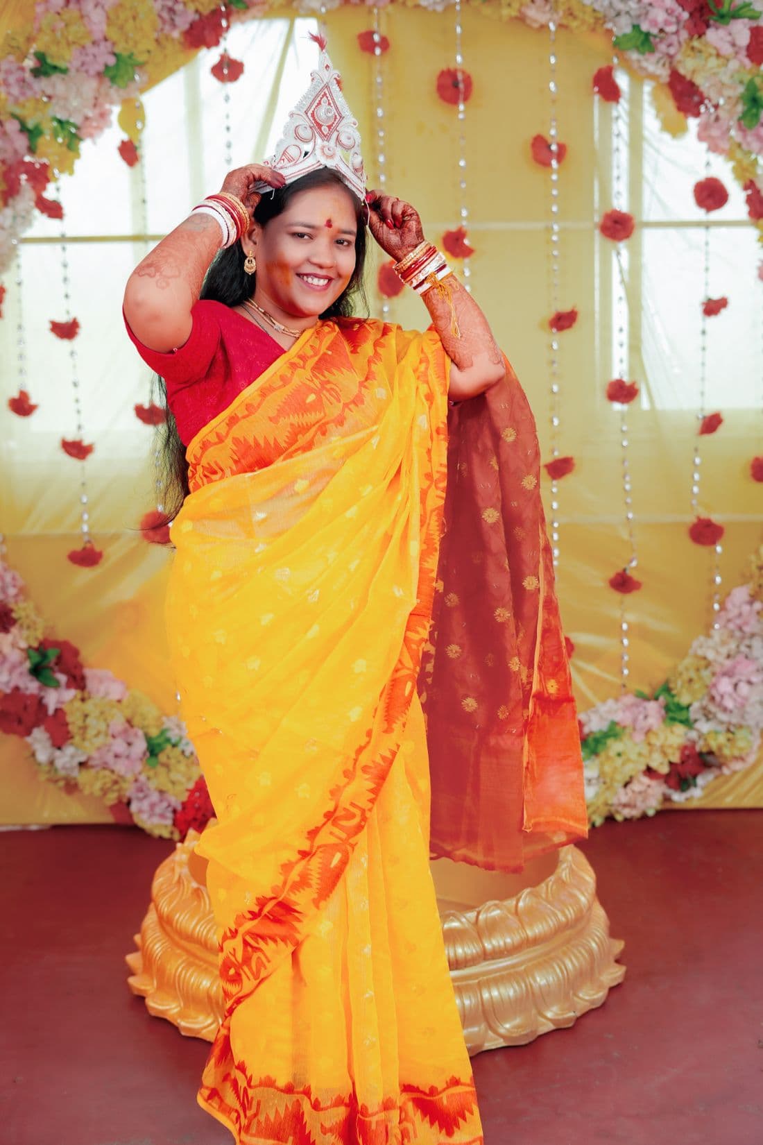 Haldi Gold Tissue Organza Saree | Choti Butti Weaving | Brocade Zari Pallu